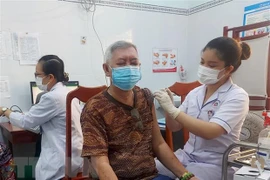 Disminuyen casos diarios de COVID-19 en Vietnam