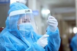 Exigen acelerar de forma expedita campaña de vacunación en Vietnam