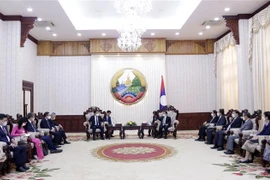 Premier laosiano recibe a ministro vietnamita de Industria y Comercio 