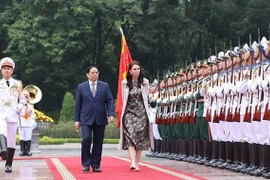 Primer ministro de Vietnam preside ceremonia de bienvenida a su homóloga neozelandesa