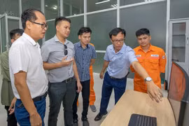 Expertos vietnamitas y laosianos comparten experiencias en operación de centrales hidroeléctricas