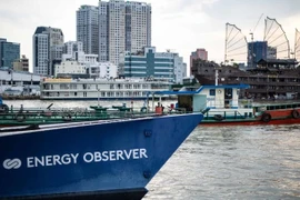 Barco propulsado por hidrógeno y energías renovables llega a Vietnam