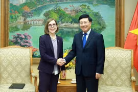 Vicepremier vietnamita recibe a gobernadora del estado de Oregón