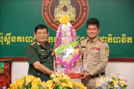 Guardia fronteriza de Vietnam felicita a Camboya por fiesta Chol Chnam Thmay