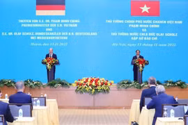 Dirigentes vietnamita y alemán se reúnen con la prensa tras conversaciones