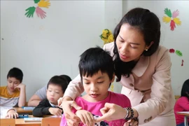 Vietnam une manos por niños con autismo