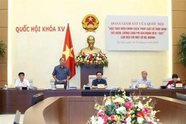 Presidente del Parlamento vietnamita propone recomendaciones para práctica de ahorro