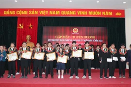 Honran a estudiantes vietnamitas premiados en Olimpiadas Internacionales