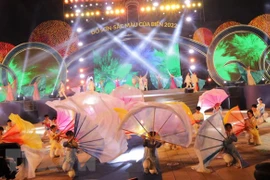 Lanzan en localidades vietnamitas programas promocionales de turismo de playa 