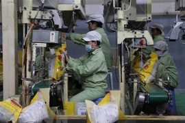 Argelia aspira a impulsar la cooperación económica y comercial con Vietnam