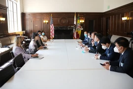 Buscan agilizar cooperación comercial entre Vietnam y Los Ángeles 