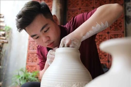 Hanoi brinda asistencia para desarrollo de profesiones del campo y pueblos artesanales