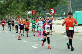 Miles de corredores compiten en Maratón Internacional de Da Nang 2022