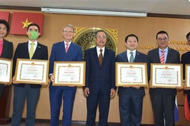 Vietnam agradece apoyo de Tailandia en lucha contra la COVID-19