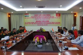 Embajador indio visita Universidad de Telecomunicaciones en Khanh Hoa