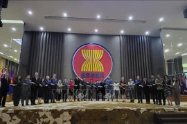 Vietnam asiste a la reunión del grupo de Iniciativa de Integración de ASEAN