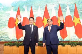 Primer ministro de Vietnam sostiene conversaciones su homólogo japonés