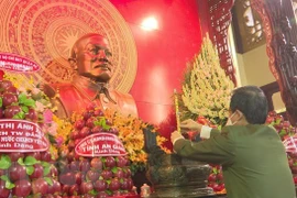 Rinden homenaje al extinto presidente vietnamita Ton Duc Thang