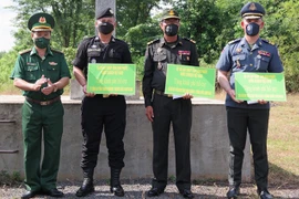 Provincia vietnamita dona fondos a guardias fronterizos de Camboya