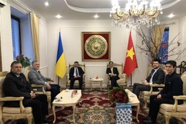 Vietnam y Ucrania fomentan cooperación bilateral