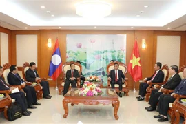 Vietnam y Laos comparten experiencias en inspección y lucha anticorrupción