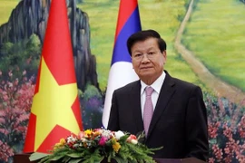 Dirigente laosiano insta a continuar protegiendo y cultivando nexos especiales con Vietnam