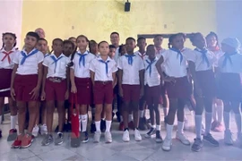 Premian a ganadores de concurso infantil de literatura y dibujo sobre Vietnam en Cuba