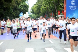 Nutrida participación en maratón por la paz en Hanoi 