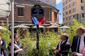 Plaza en París lleva nombre de un vietnamita