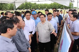 Primer ministro vietnamita pide estudiar proyecto de la mina de hierro Thach Khe