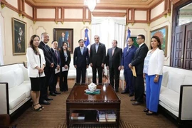 Vietnam y Dominicana promueven lazos partidistas 