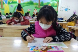 Viceprimer ministro pide emitir instrucciones sobre tratamiento de COVID-19 para niños