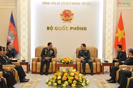 Ministro de Defensa de Vietnam recibe a secretario general de la Asociación de Veteranos de Guerra de Camboya
