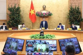 Primer ministro vietnamita preside reunión con 63 provincias y ciudades sobre lucha antipandémica