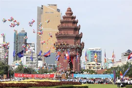 Dirigentes de Vietnam felicitan a Camboya por el Día de la Independencia