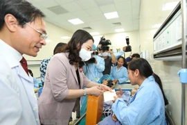 Entregan donaciones a niños operados de labio y paladar hendido en hospital Vietnam-Cuba