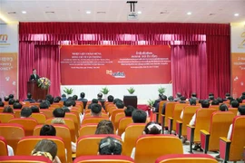 Dirigente vietnamita visita empresa conjunta entre Vietnam y Laos