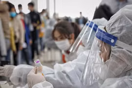 Promulga Gobierno de Vietnam programa de prevención y control del COVID-19 para 2022-2023