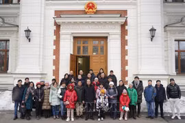 Embajada vietnamita en Rusia continúa apoyando a connacionales evacuados de Ucrania