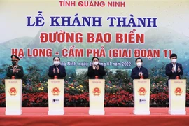 Primer ministro vietnamita asiste a inauguración de obras clave en Quang Ninh