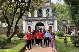 Flujo de turistas internacionales en Vietnam continúa aumentando en mayo