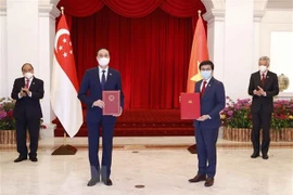 Intensifican intercambio popular entre Vietnam y Singapur
