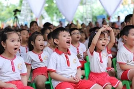 Instituciones educativas vietnamitas integrarán derechos humanos en su currículo para 2025