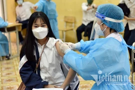 A favor de la vacunación más del 60 por ciento de los padres en Vietnam, según encuesta