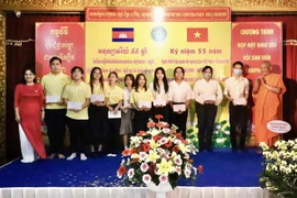 Otorgan becas a estudiantes camboyanos en Ciudad Ho Chi Minh 
