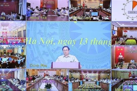 Primer Ministro de Vietnam traza tareas siguientes para lucha contra COVID-19