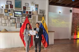 Presentan sabor típico de helado vietnamita a venezolanos
