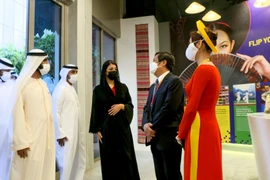 Vicepresidente emiratí visita pabellón de Vietnam en EXPO Universal de Dubái 2020