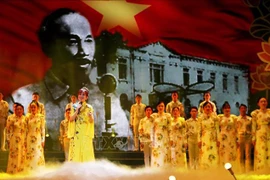 Espectáculo alaba al Presidente Ho Chi Minh en metrópolis sureña