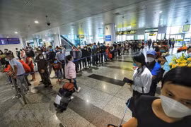Repatrian a 600 ciudadanos vietnamitas evacuados en Ucrania 